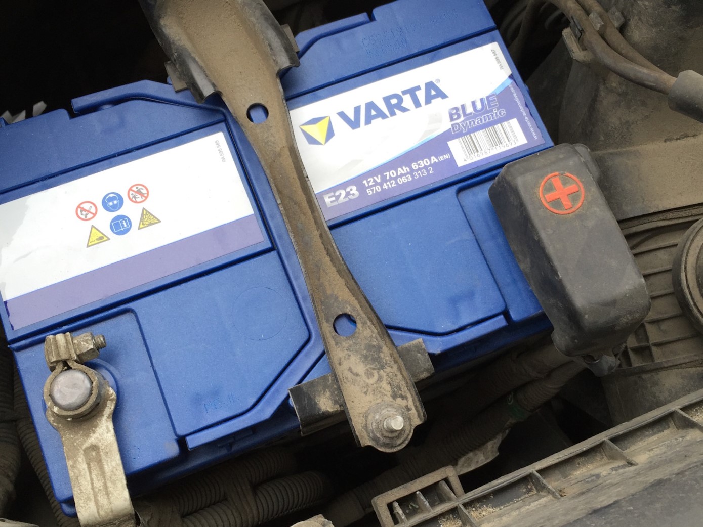 новый аккумулятор Варта