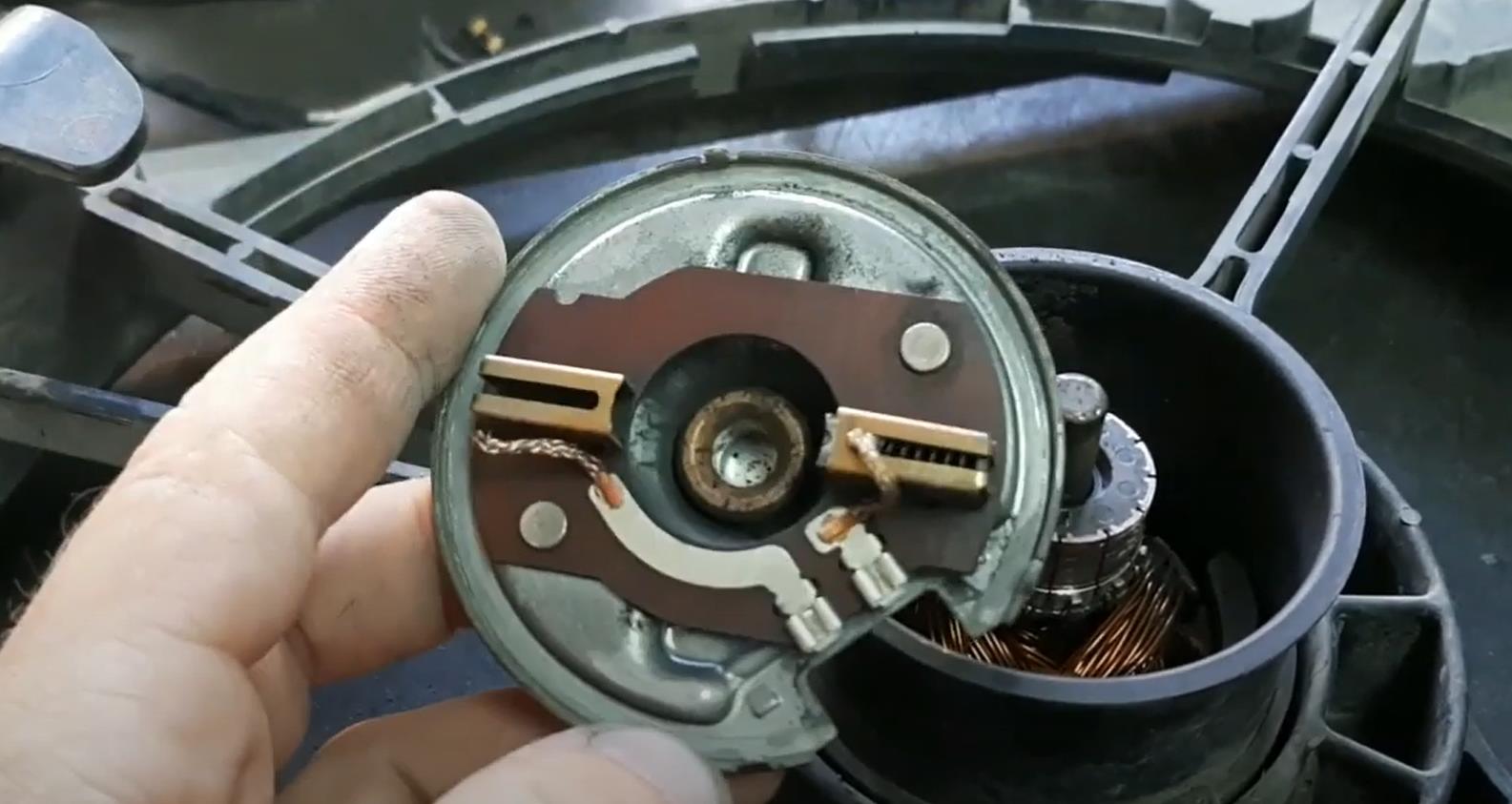 разбираем моторчик вентилятора