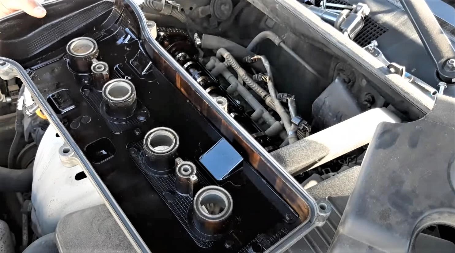 демонтаж клапанной крышки