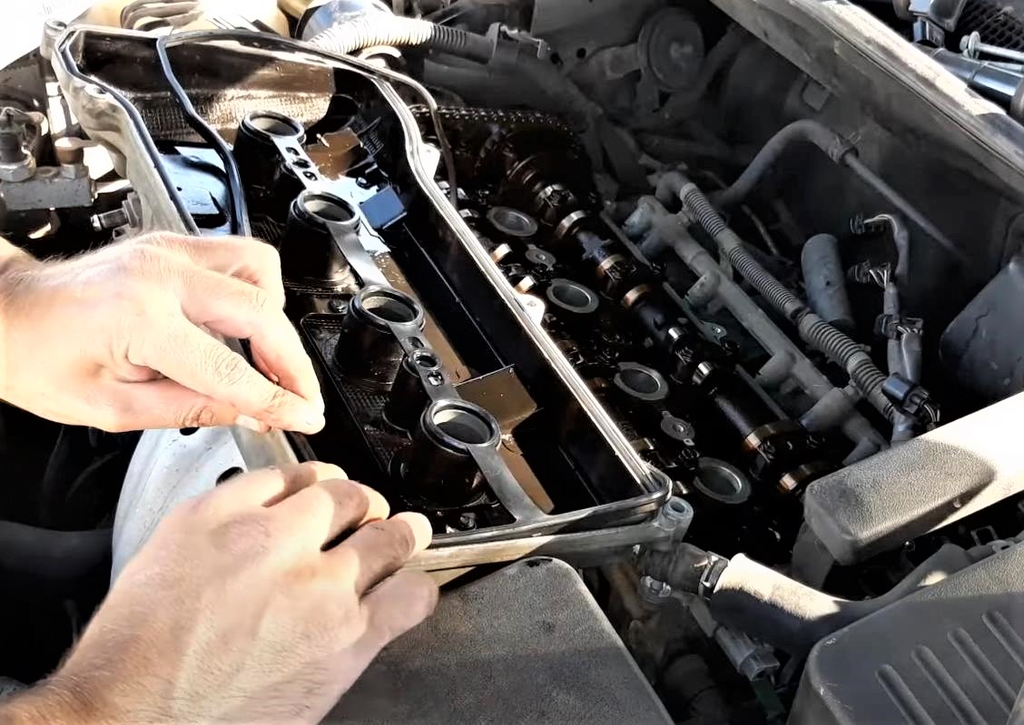 установка прокладки клапанной крышки Тойота