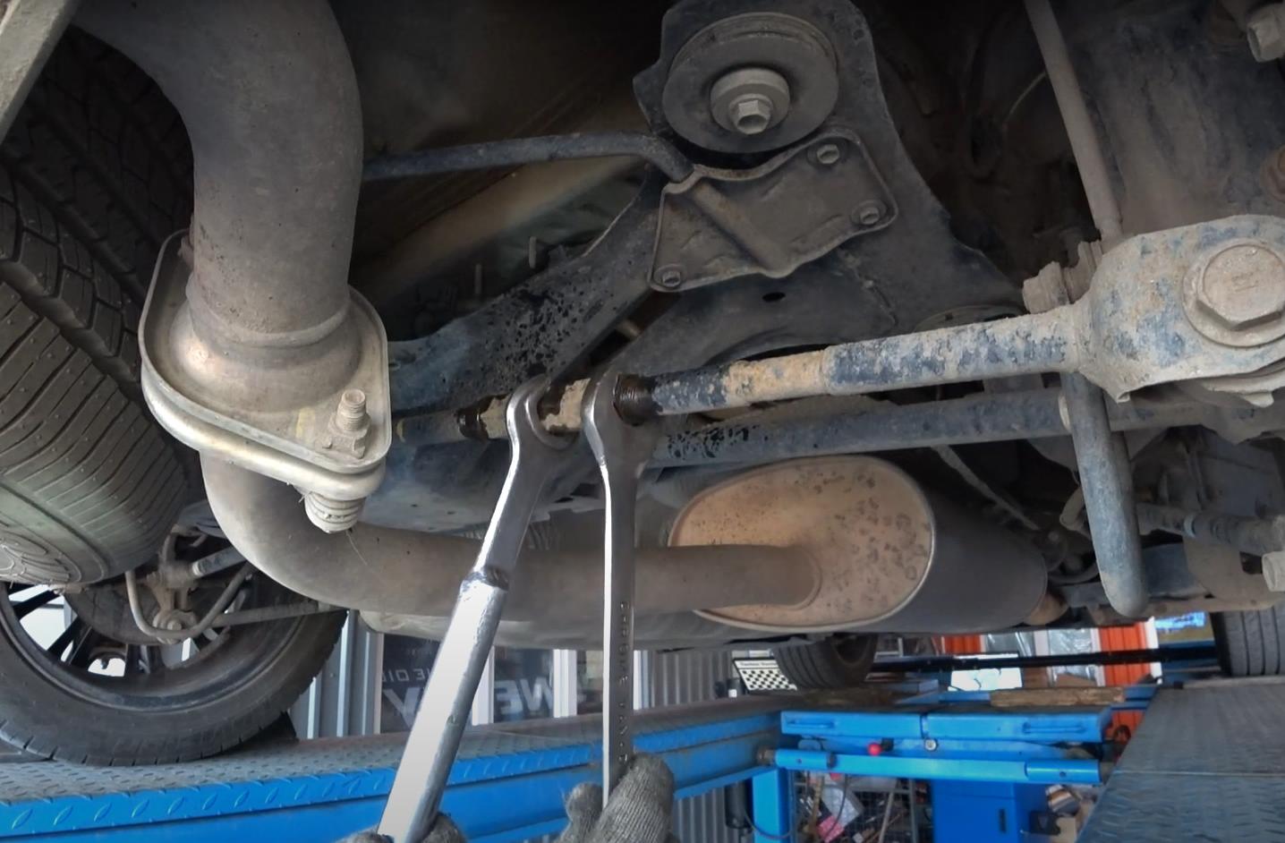 регулировка Сход-развала на Тойоте Хайлендер