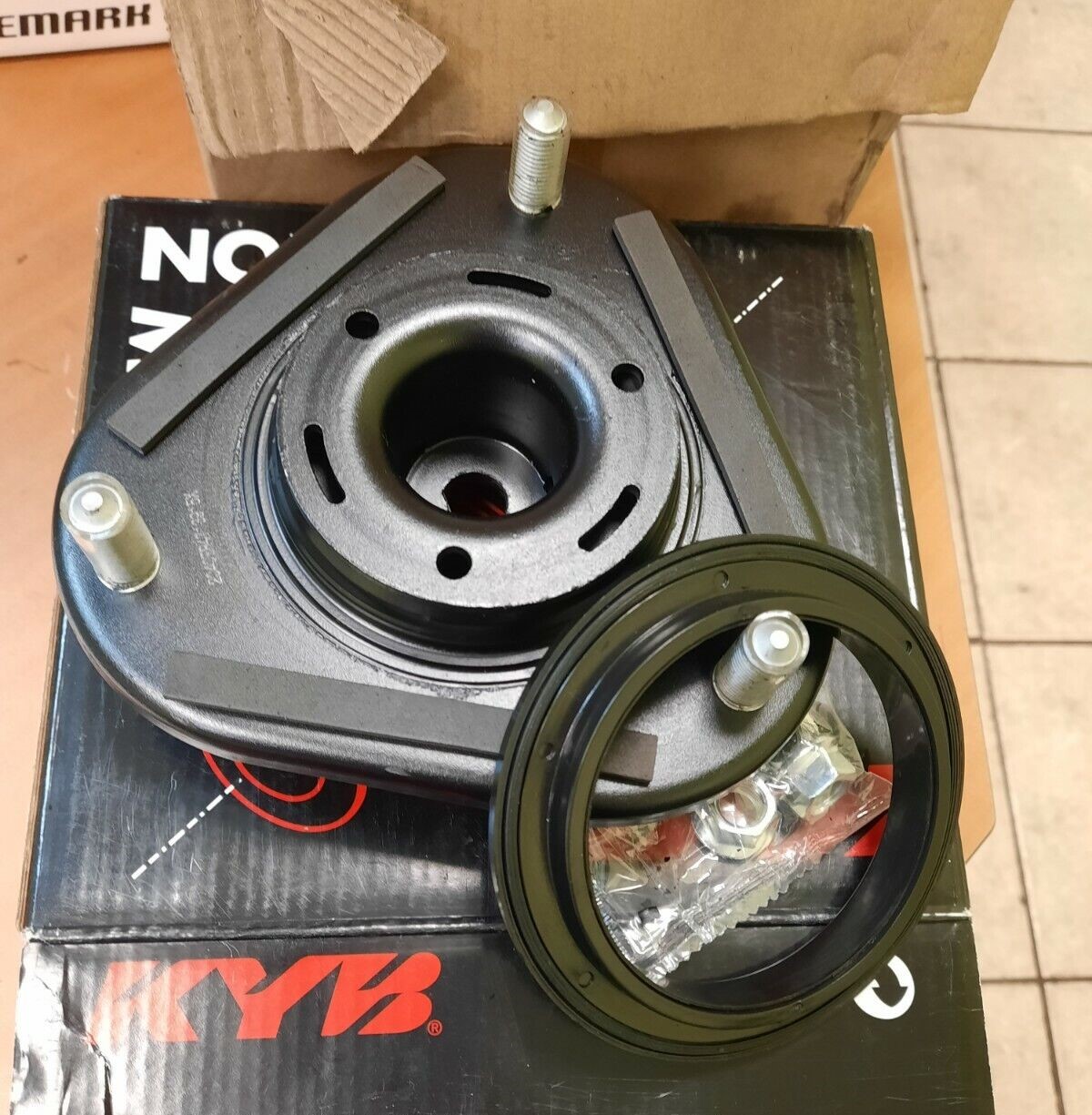 опорный подшипник KYB