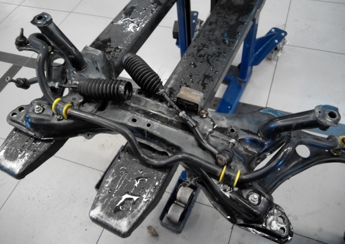 Замена рулевой рейки Тойота Ярис