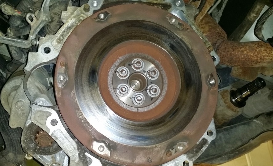 Замена сцепления робота Тойота Ярис