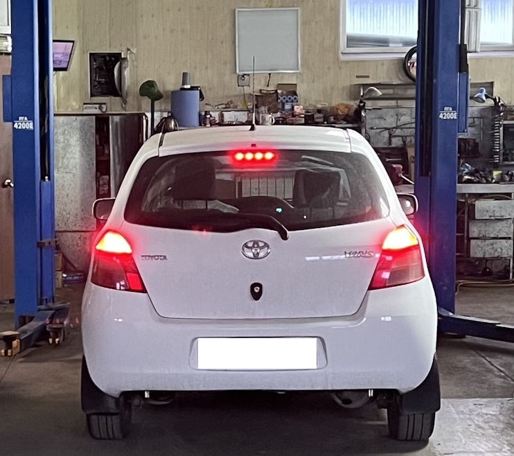 Подготовка Тойота Ярис к замене сцепления