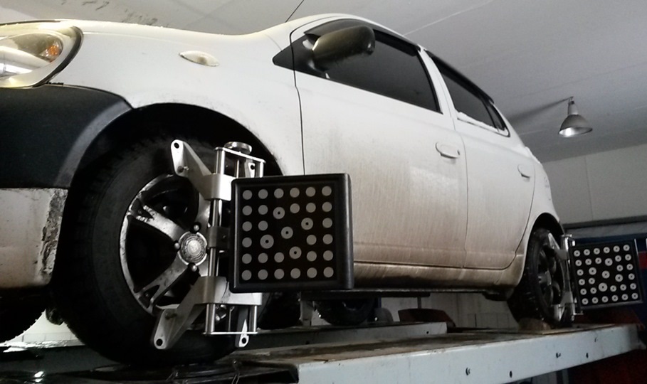 Регулировки после ремонта рулевой рейки на Тойота Ярис