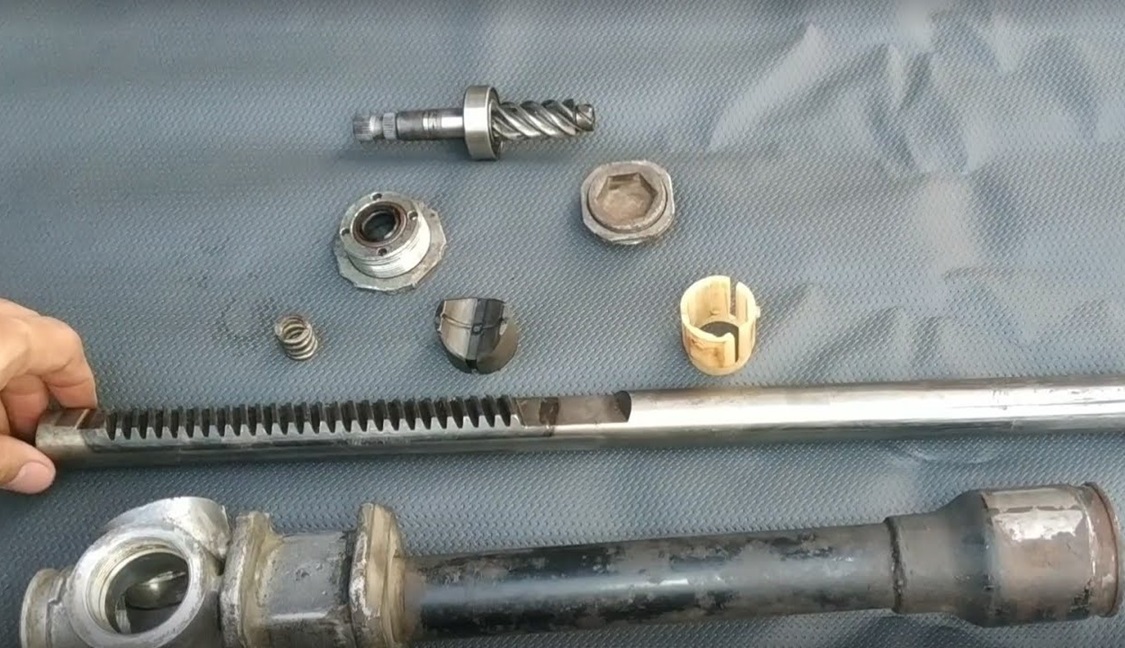 Ремонт рулевой рейки Тойота Ярис