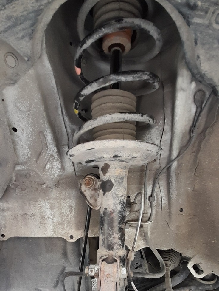 Замена амортизаторов Тойота Ярис