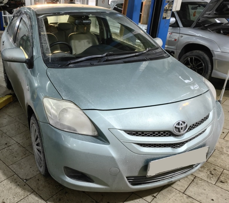 Тойота Ярис готовится к замене генератора