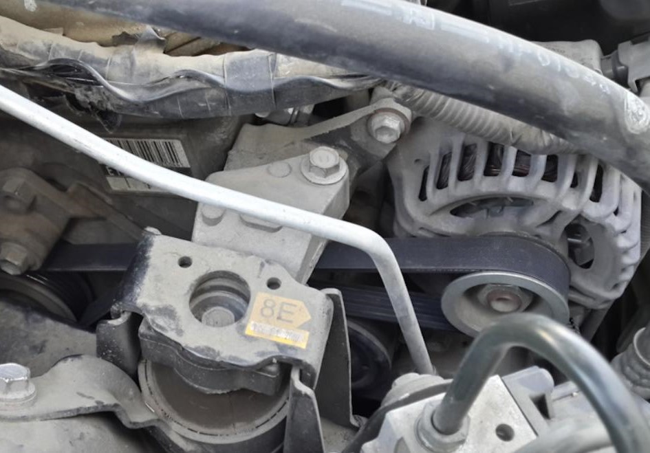 замена генератора авенсис