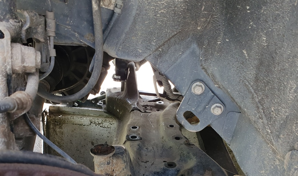 Замена рулевой рейки Тойота Королла с частичным снятием подрамника