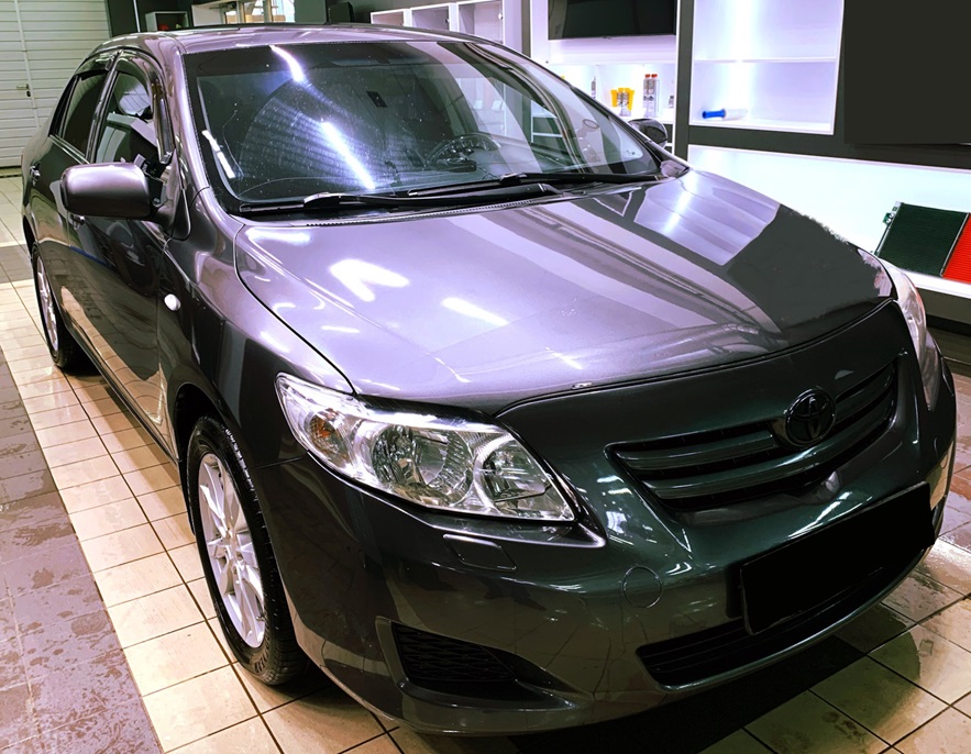 Тойота Королла готовится к замене стеклоподъемника