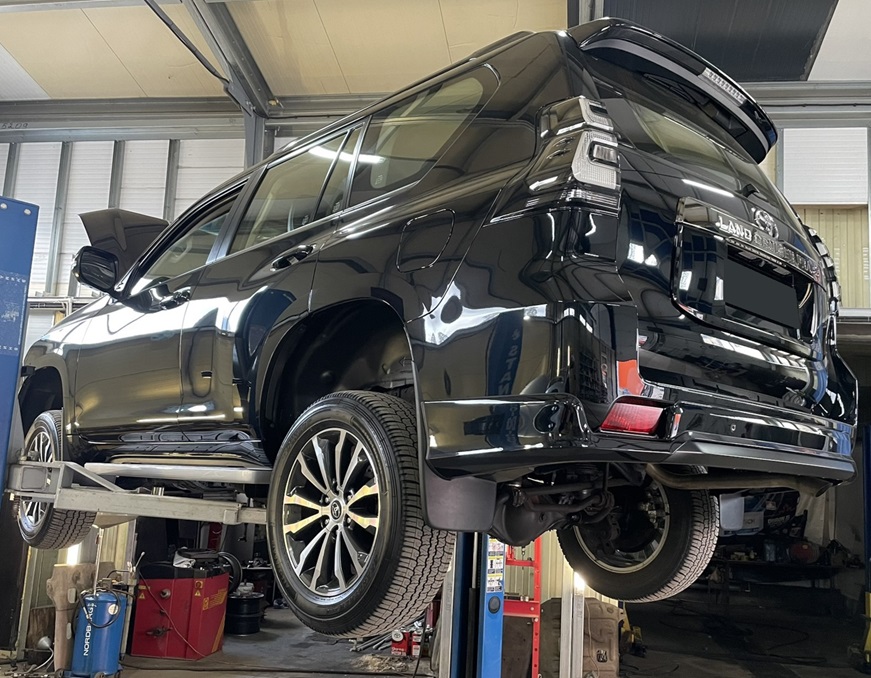 Ленд Крузер Прадо на регламентном техобслуживании