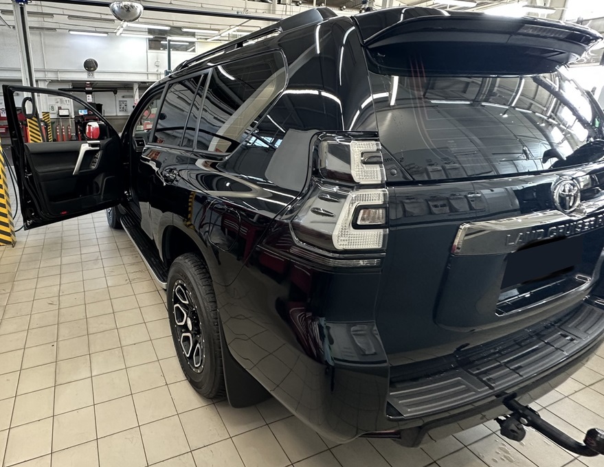 Тойота Ленд Крузер Прадо готовится к замене генератора