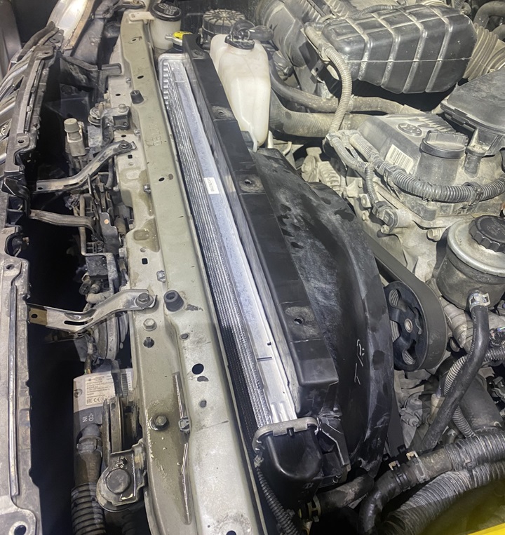 Замена радиатора Тойота Ленд Крузер Прадо