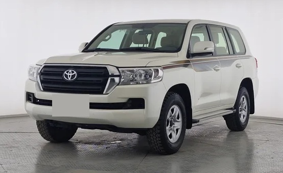 Тойота Ленд Крузер в автотехцентре после замены маслосъемных колпачков