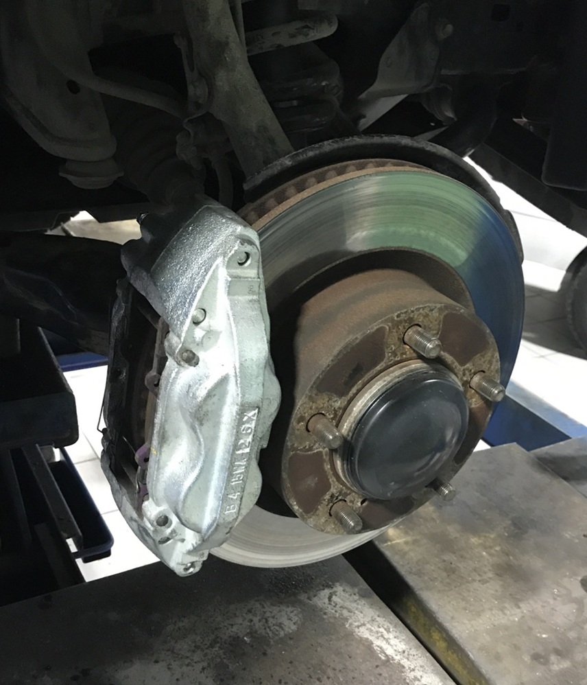 Замена суппорта Тойота Ленд Крузер