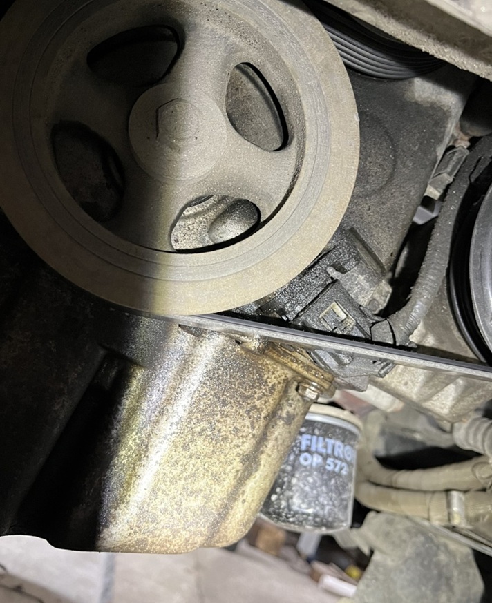 Замена датчика коленвала Тойота Аурис