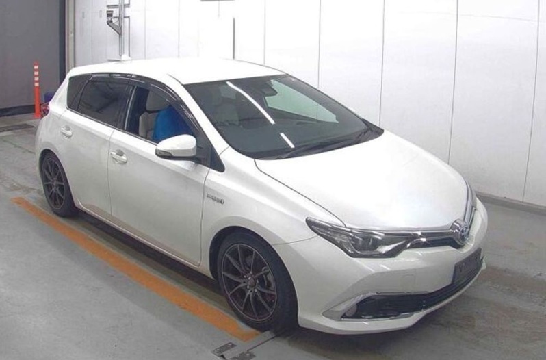 Тойота Аурис после замены прокладки ГБЦ в автотехцентре