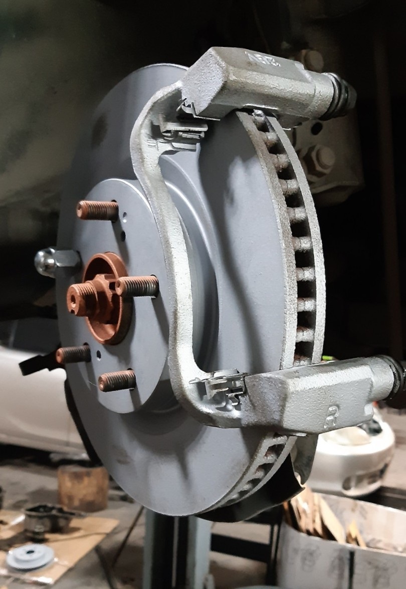 Замена суппорта Тойота Аурис