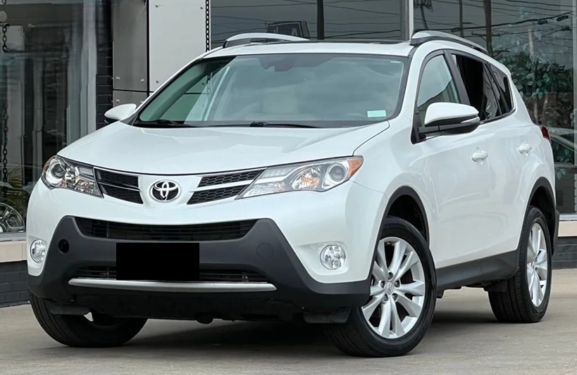 Тойота Рав 4 после замены компрессора кондиционера в автотехцентре