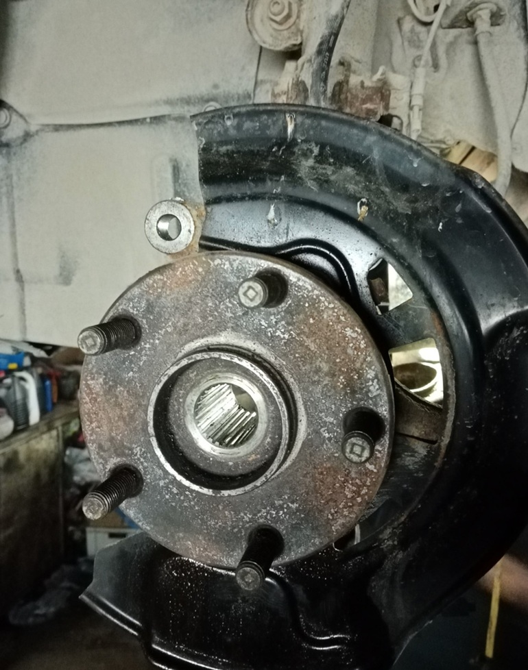 Замена ступицы Тойота Рав 4