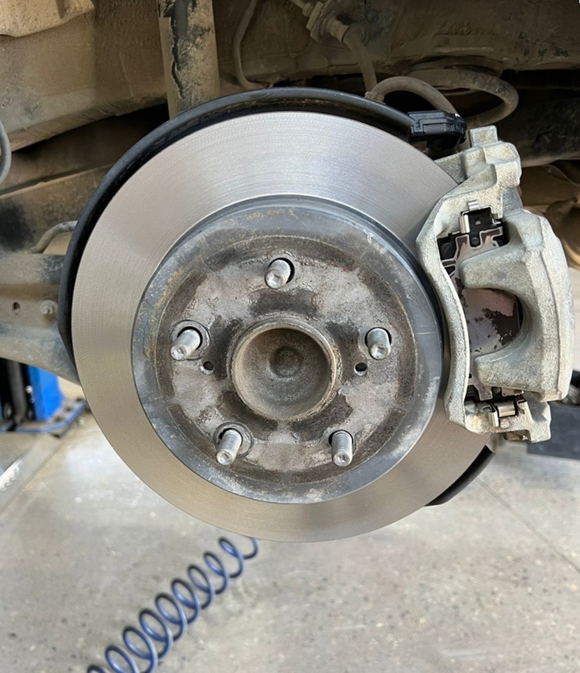 Замена суппорта Тойота Камри