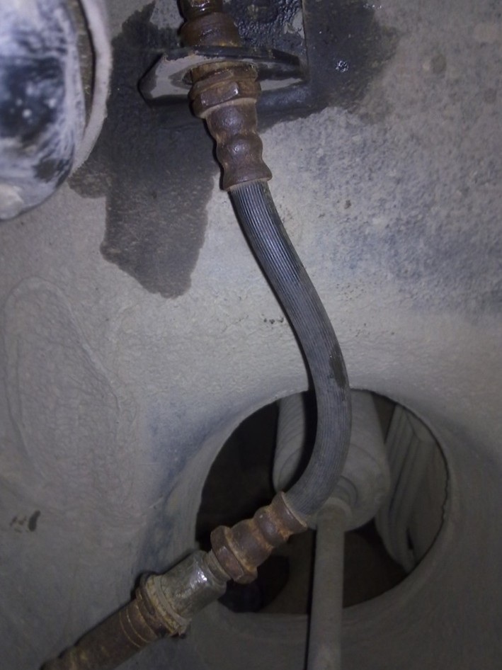 Замена тормозных шлангов Тойота Камри