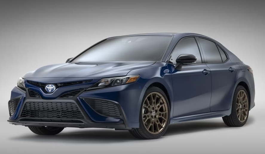 Тойота Камри после замены заднего сальника коленвала в автотехцентре