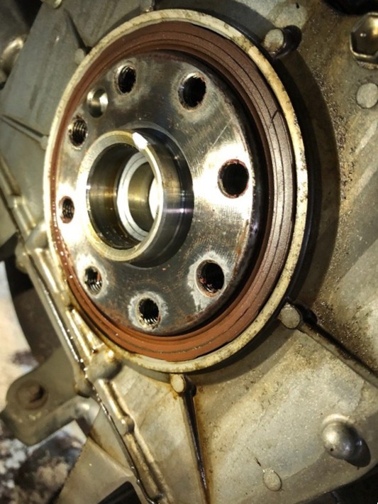 Замена заднего сальника коленвала Тойота Хайлендер