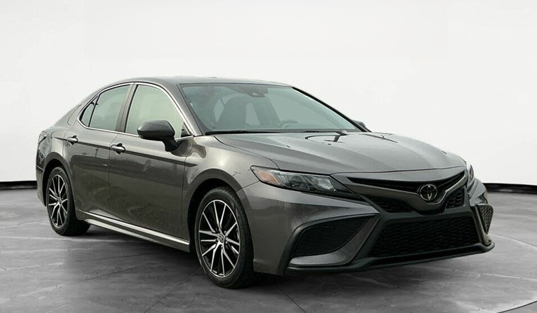 Тойота Камри после заправки кондиционера в автотехцентре