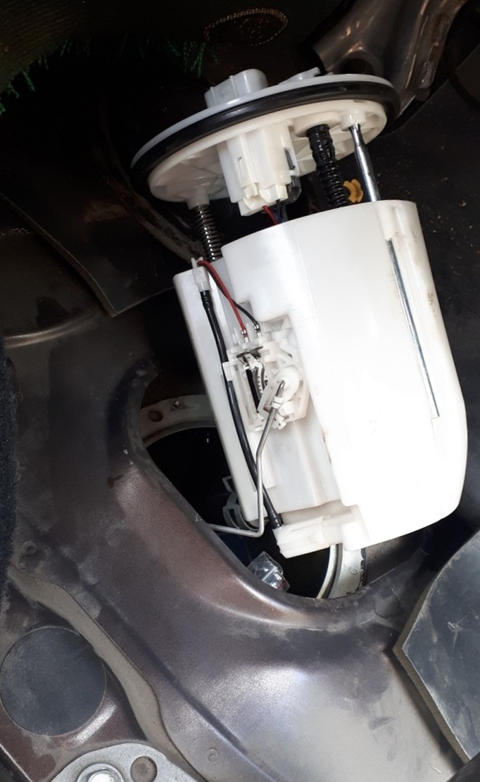 Замена бензонасоса Тойота Венза