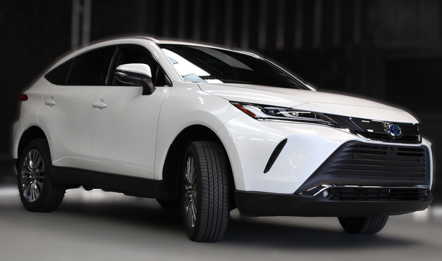 Тойота Венза после замены передних пружин в автотехцентре