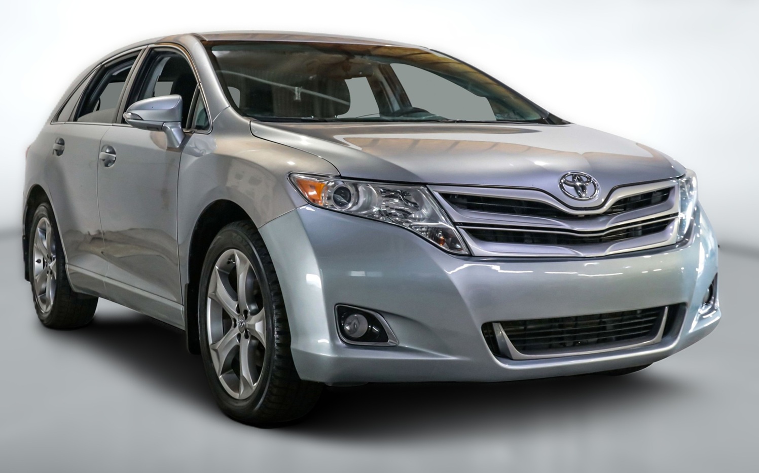 Тойота Венза после замены задних амортизаторов в автотехцентре