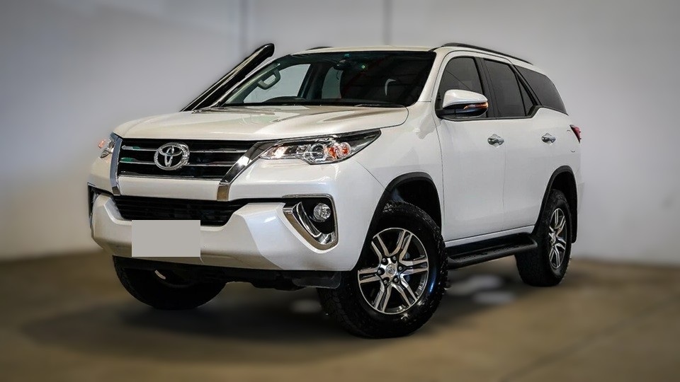 Тойота Фортунер после ремонта кондиционера в автотехцентре