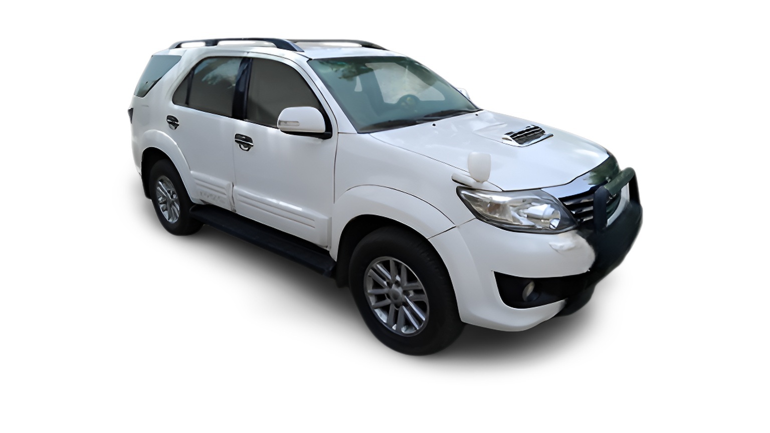 Тойота Фортунер после замены свечей зажигания в автотехцентре