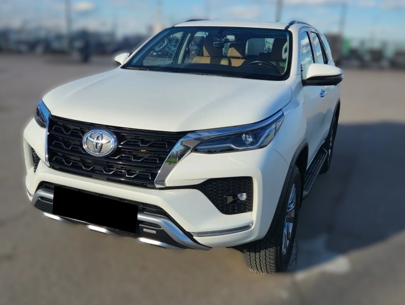 Тойота Фортунер после замены втулок стабилизатора в автотехцентре