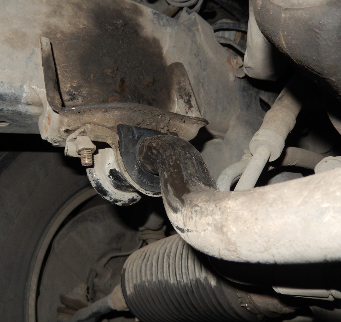 Замена втулок стабилизатора Тойота Фортунер