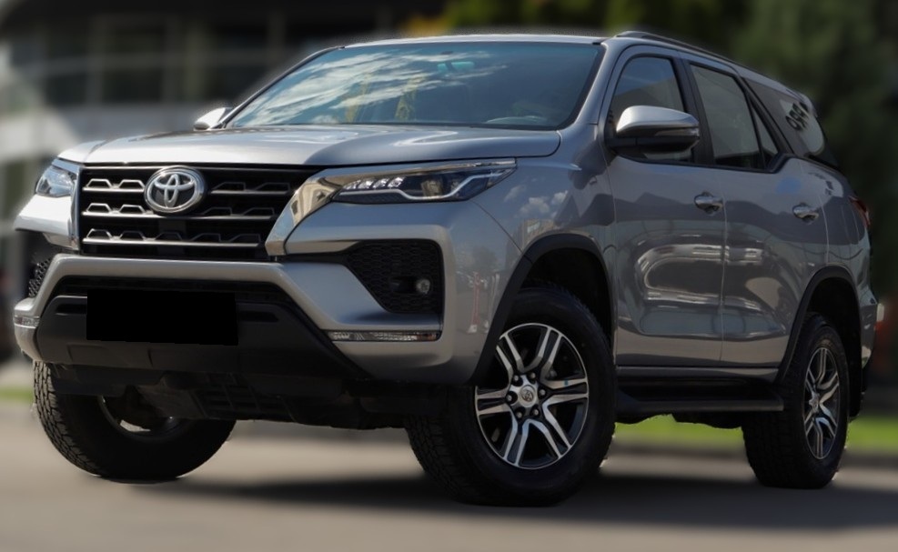 Тойота Фортунер после заправки кондиционера в автотехцентре