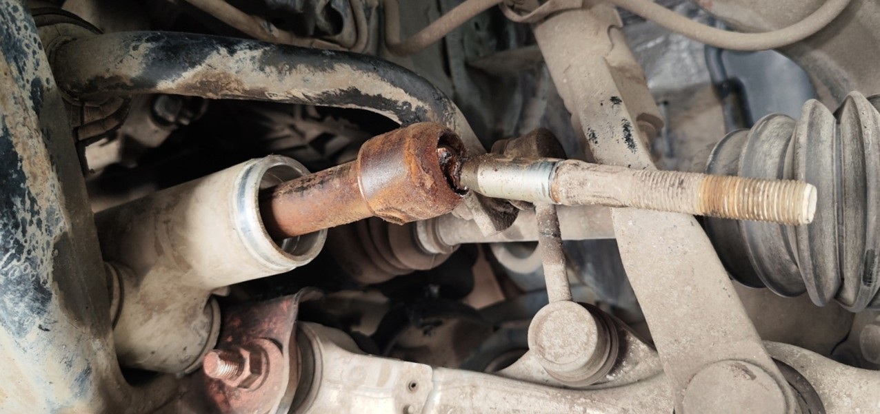 Замена рулевых тяг Тойота Сиента