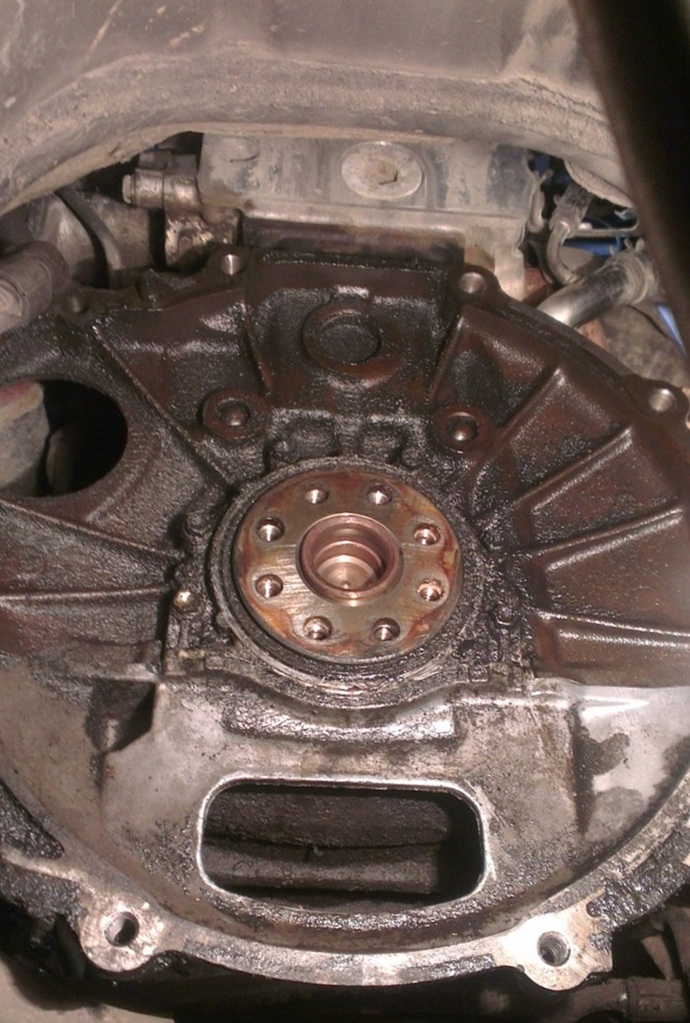 Замена заднего сальника коленвала Тойота Сиента