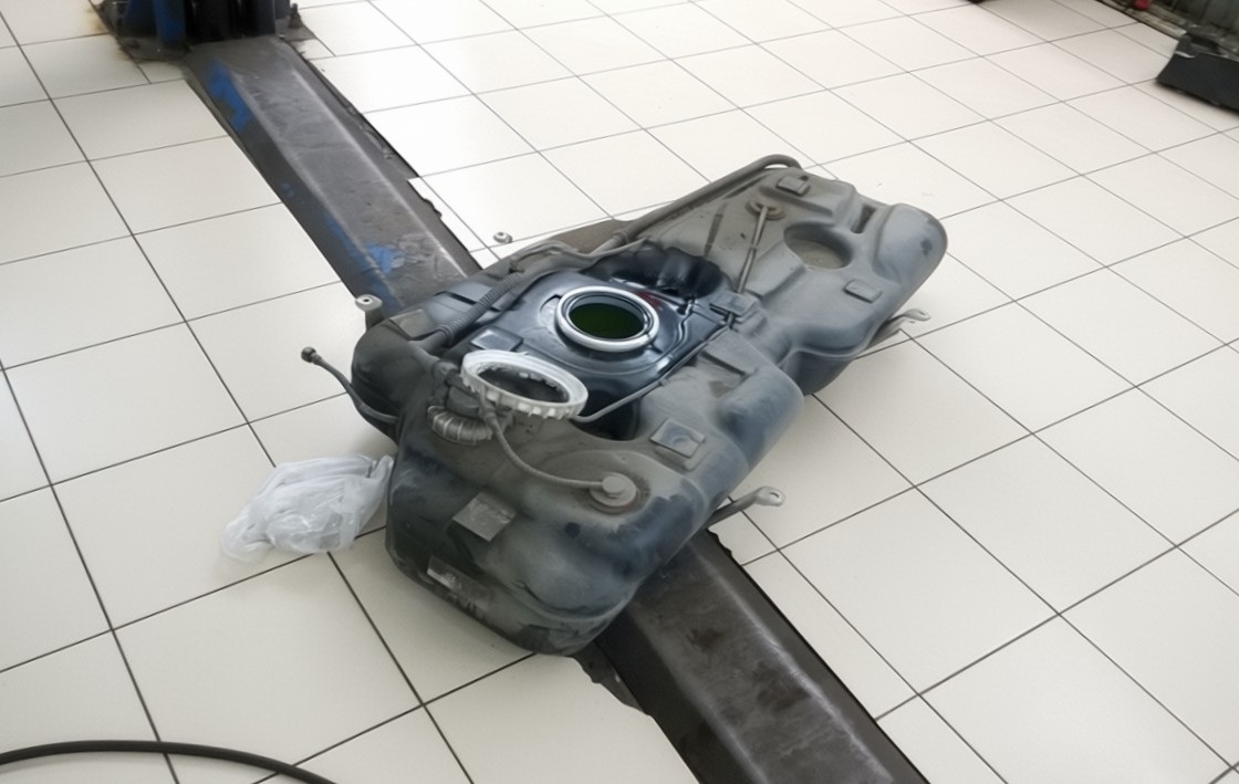 Замена бензонасоса Тойота Сиенна