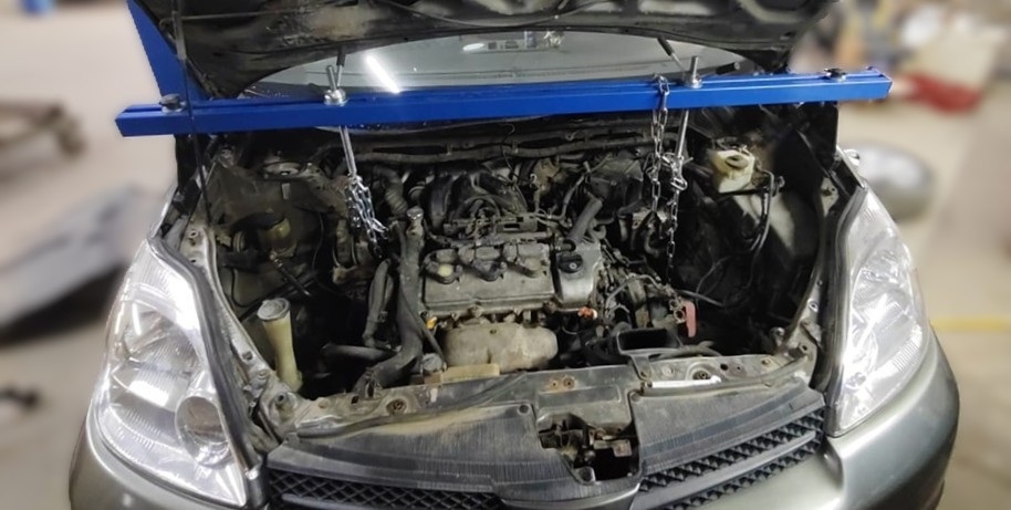 Замена сайлентблоков подрамника Тойота Сиенна