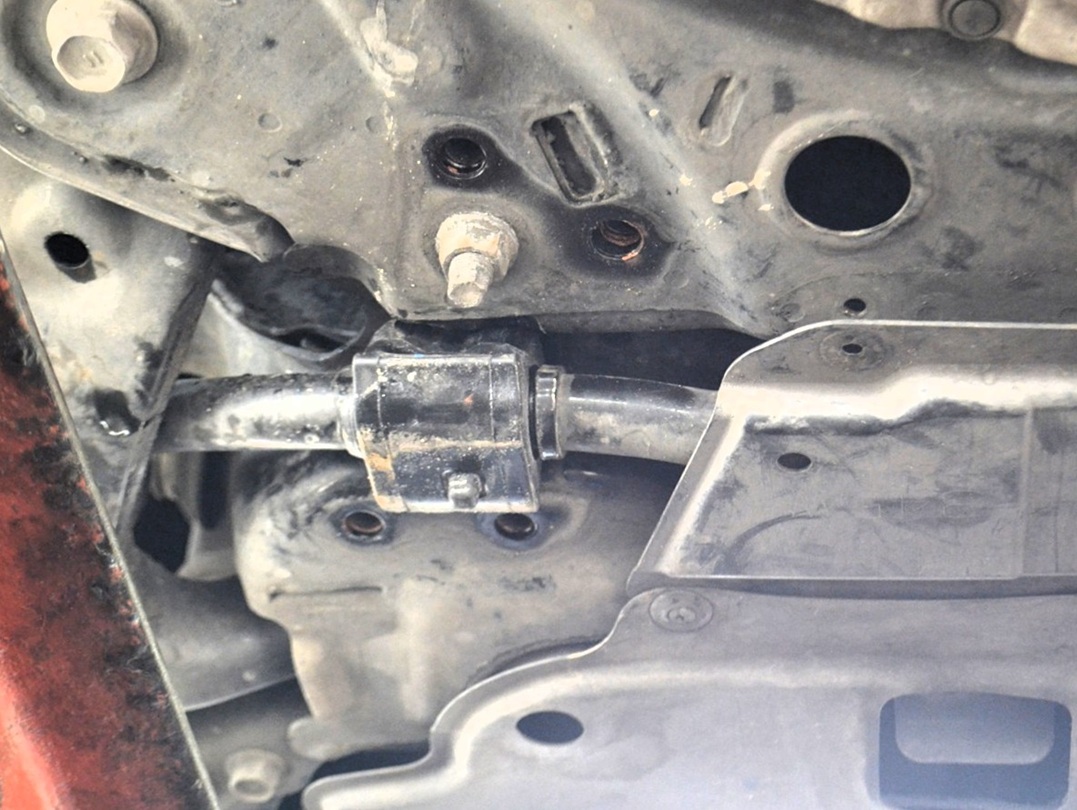 Замена втулок стабилизатора Тойота Версо