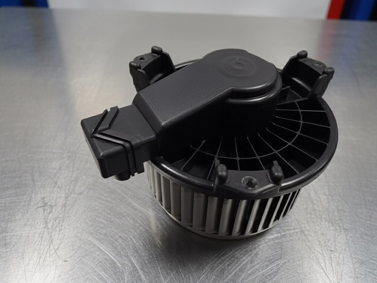 Новый вентилятор отопителя готов к монтажу