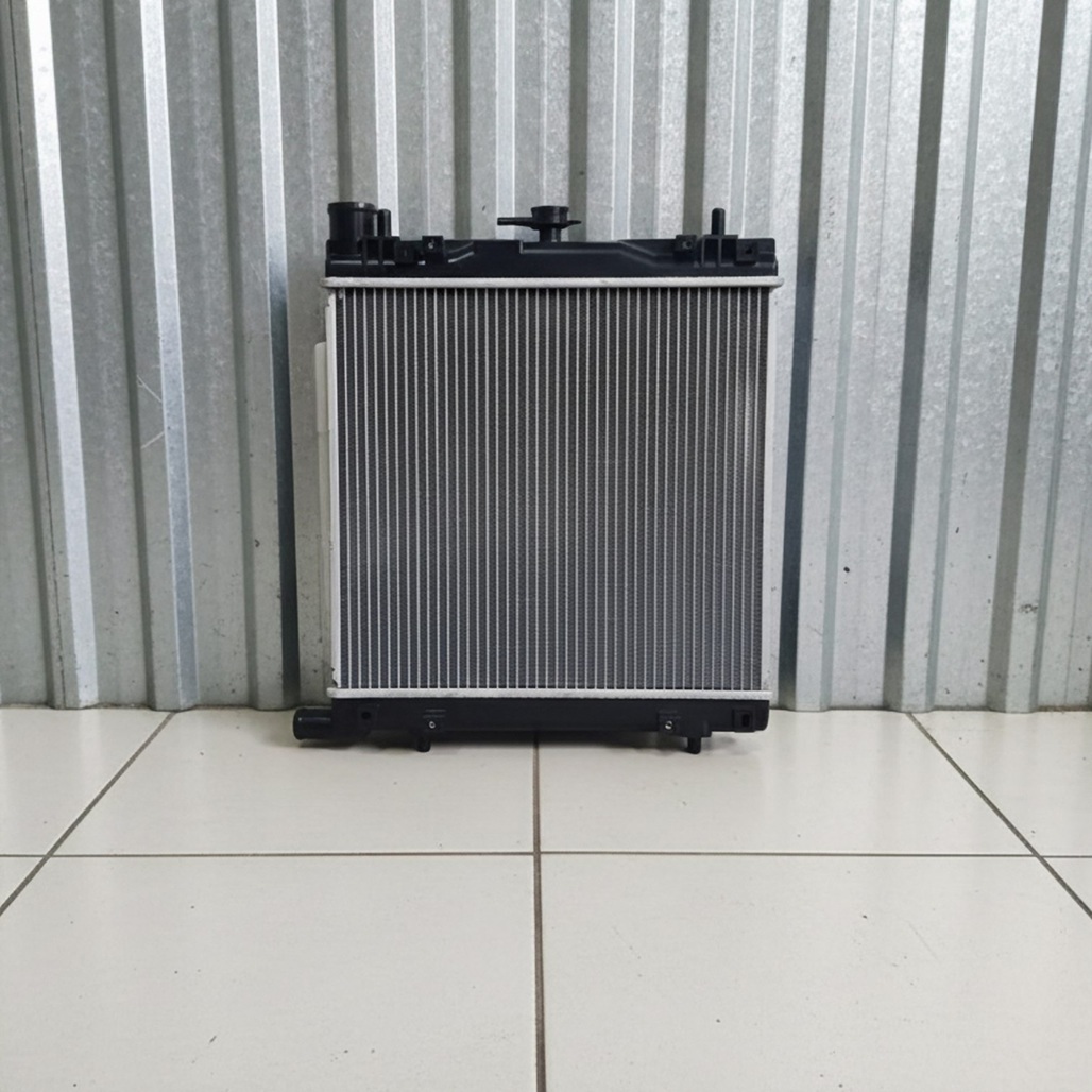 Новый радиатор системы охлаждения готов к монтажу
