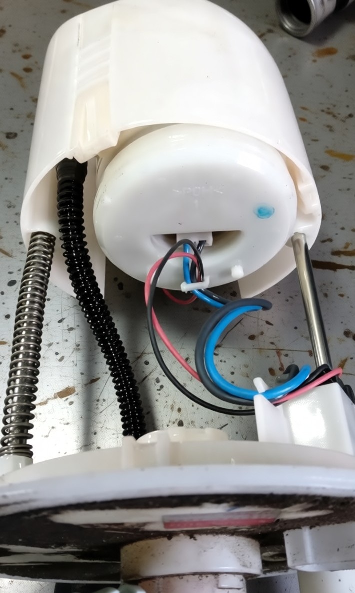 Замена топливного фильтра Тойота Танк