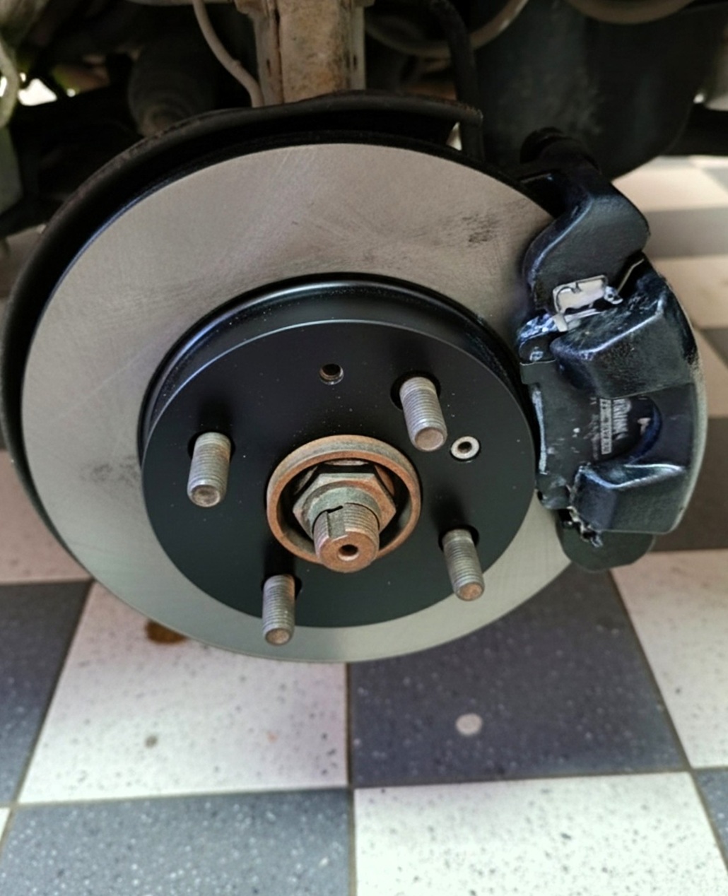 Замена тормозных дисков Тойота Витц